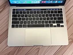 Ноутбук Apple MacBook Pro 13" 2020 i7-1068NG7/32/512 (C02DW1LBML87) Б/в - мініатюра 2