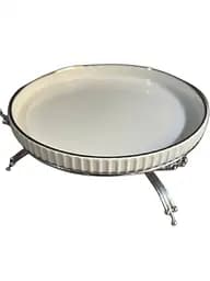 Керамическое блюдо 1573S с рельефом на серебристой подставке 25 см