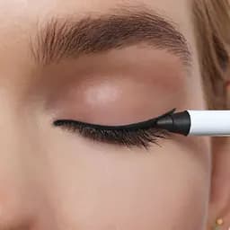 Стійкий гелевий олівець для очей Lamel Long Lasting Eyeliner Kajal відтінок 401, 1.7 г - мініатюра 5