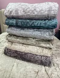 Коц велюровый выбитый Laura Grand Светло-серый плед 2,00 × 2,30 м в подарочной сумке