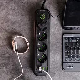 Мережевий фільтр-подовжувач EURO 4 розетки 3 USB 2,8 метра Yiwu HP-5-13MF - мініатюра 2