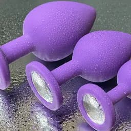 Набор силиконовых анальных пробок с кристаллом розовый, красный, черный, фиолетовый