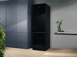 Холодильник Electrolux холодильне відділення 244 л морозильне відділення 94 л А+ NF (RNT7ME34K1) - мініатюра 2