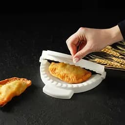 Пластикова форма для ліплення чебуреків та пиріжків (чебуречниця) діаметр 18 см, LY Білий 85104