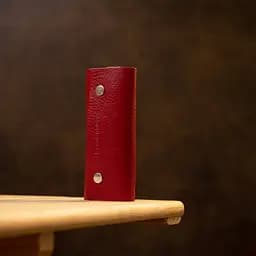 Яскрава шкіряна ключниця Grande Pelle 11353 червоний