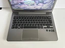 Ноутбук Samsung 530U 13.3" (i3-3217U / 8GB / SSD 80GB) б/в - мініатюра 3