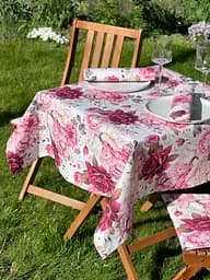 Водовідштовхувальна Скатертина з 3D принтом Танок півоній 220х140 см (+ 4 серветки 30х40) Червоний
