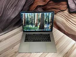 Ноутбук Apple MacBook Pro 15" 2018 i7-8850H/32/512 (C02Y13FFJGH6) Б/в