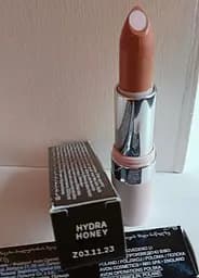 Матова губна помада Avon з гіалуроновою кислотою Супер Зволоження Медова/Hydra Honey - мініатюра 3