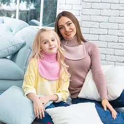 Манішка тепла дитяча в’язана з м’якої бавовняної пряжі універсальна від двох років Айріс one size Talvi корал - мініатюра 2