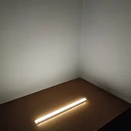 LED лампа 50 см. з акумулятором  з датчиком руху, на магніті/липучці - мініатюра 2