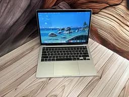 Ноутбук Apple MacBook Pro 13" 2020 i7-1068NG7/32/512 (C02GD0WBML87) Б/в
