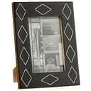 Фоторамка J-Line зі смоли та дерева з ромбами 10х15 см чорна (30211)