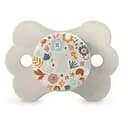 Пустышка Suavinex Wonderland физиологическая в форме бабочки 6-18 месяцев бежевая (308771)