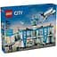 Конструктор LEGO City Аеропорт із літаком 887 деталей (60502)  - мініатюра 10
