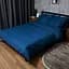 Комплект постельного белья Moon&Star Satin Premium Deep Blue Евро 200х220 см наволочки 2х70х70 см - миниатюра 1