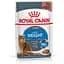 Влажный корм для взрослых кошек, склонных к избыточному весу Royal Canin Ultra Light кусочки в соусе 1,02 кг (12 шт. х 85 г) - миниатюра 2