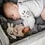 Іграшка-обіймашка BabyOno Веселий кролик з брязкальцем для малюків 25х25 см (2136278047) - мініатюра 5