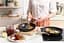 Набор сковородок KitchenAid FHA 20/28 см с керамическим покрытием 2 предмета (CC005698-001) - миниатюра 8