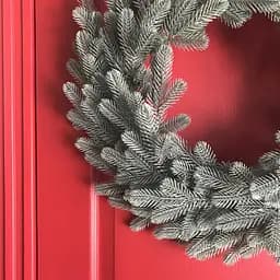 Вінки хвойні різдвяні Hvoya Traditional литі блакитні 50 см 7 шт. - мініатюра 4