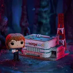 Набір ігрових фігурок Funko POP! Town серії "Дивні дива" – РОБІН З РАДІОСТАНЦІЄЮ WSQK - мініатюра 3