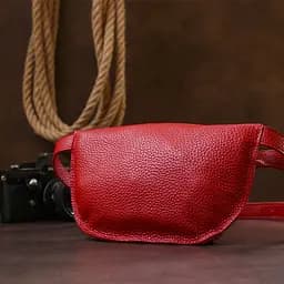 Жіноча шкіряна сумка на пояс Shvigel 16372 червоний - мініатюра 7