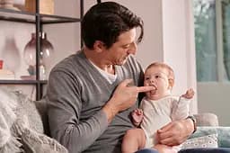 Набір Chicco My First Toothbrush Set зубна щітка-масажер і гель (11262.00) - мініатюра 5