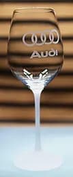 Винний келих 480 мл з гравіюванням Ауді Audi подарунок для автолюбителя скляний фужер з логотипом авто - мініатюра 2