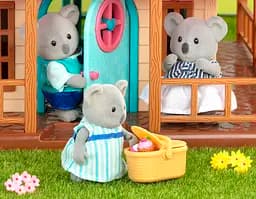 Набір фігурок Li'l Woodzeez Сім'я Коал 4од книжка EN det0018396 - мініатюра 3